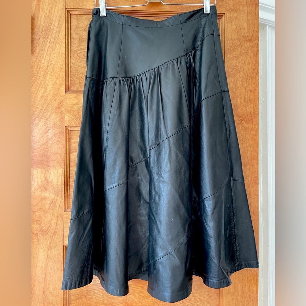 True vintage black leather bias a line ruffle skirt midi M